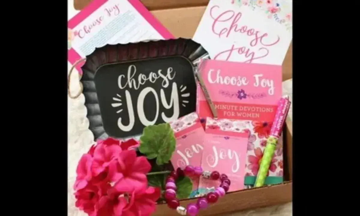 15 Unique Christian Gifts for Women She’ll Absolutely Love