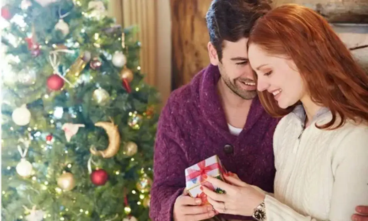 Best Christmas Gift for Couples: Our Top 8 Picks for Christian Couples