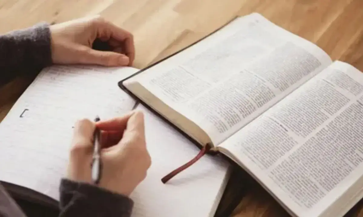 Best Study Bible for Men of Faith: Our Top 9 Picks